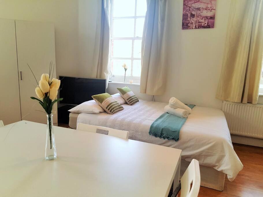 Excellent Studio Flat In Londra Exterior foto